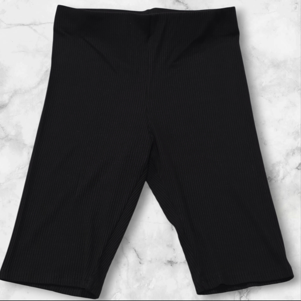 H&M Athletic Woman's Workout Casual Gym Everyday Shorts Size Small (S) A109